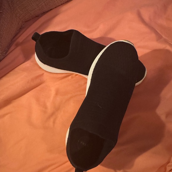 Like new Vessi men’s everyday slip on shoes. Waterproof! - Picture 4 of 4